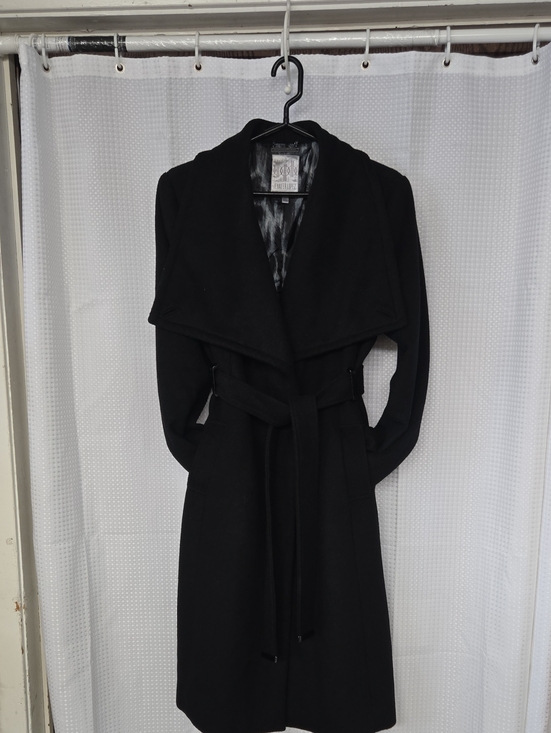 Jennifer Lopez Dresses & Skirts - Jennifer Lopez Black Long Sleeve Wrap Belted Coat Dress